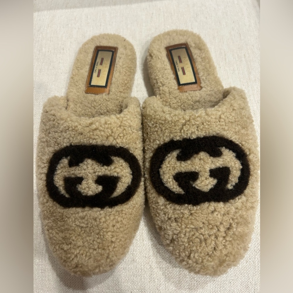 Gucci Beige Shearling Slip-On Mules with brown Double-G - Picture 5 of 6